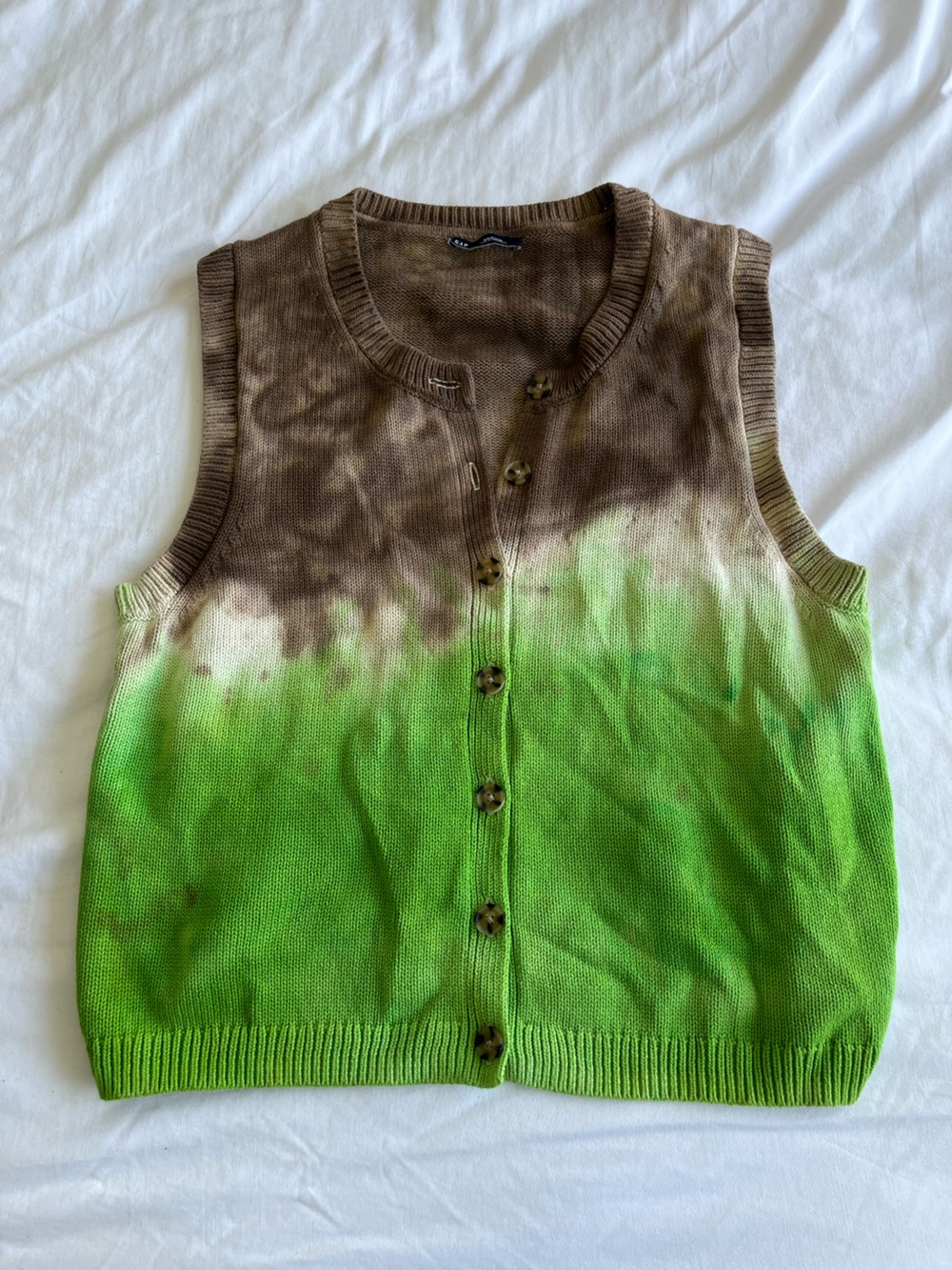 Women’s Tie-Dye Button Front Sweater Vest - Brown & Green size medium